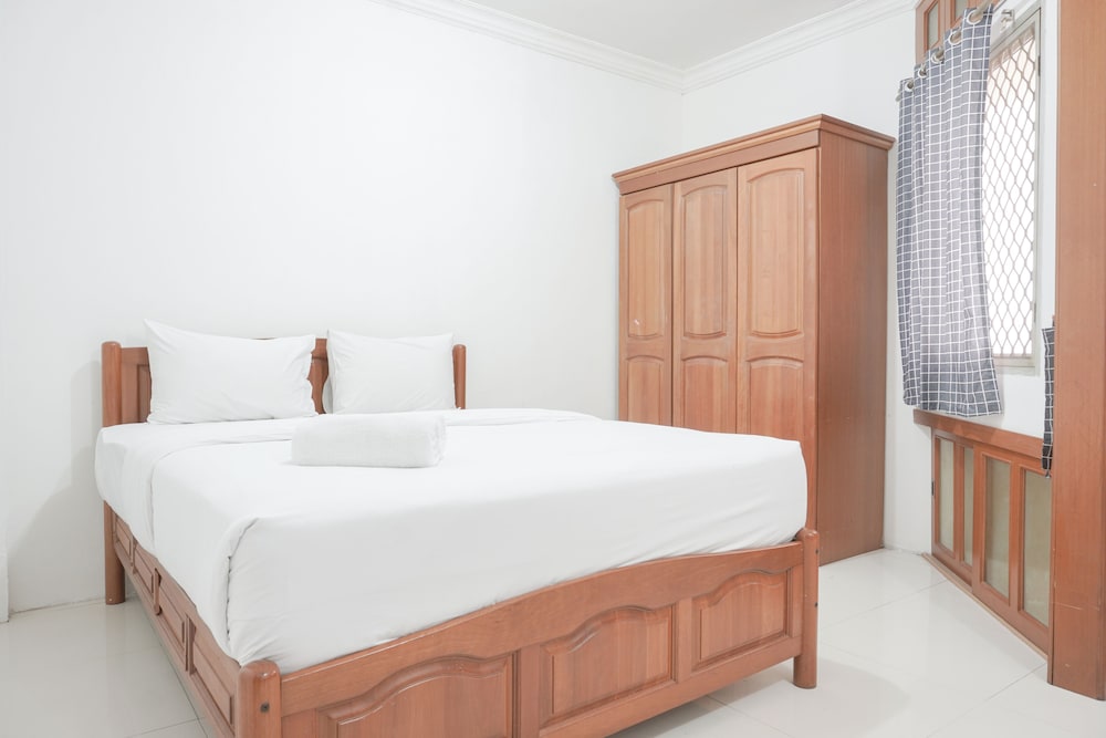 Fully Furnished And Comfy 2Br Apartment At Gajah Mada Mediterania view 2
