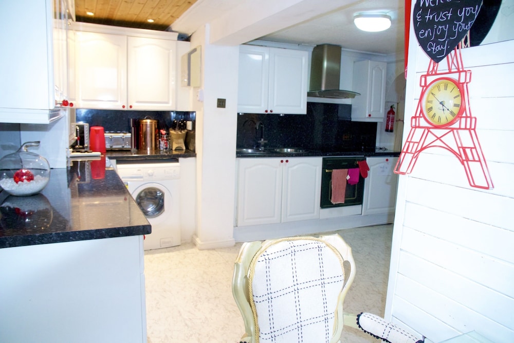 A & L Lodgings