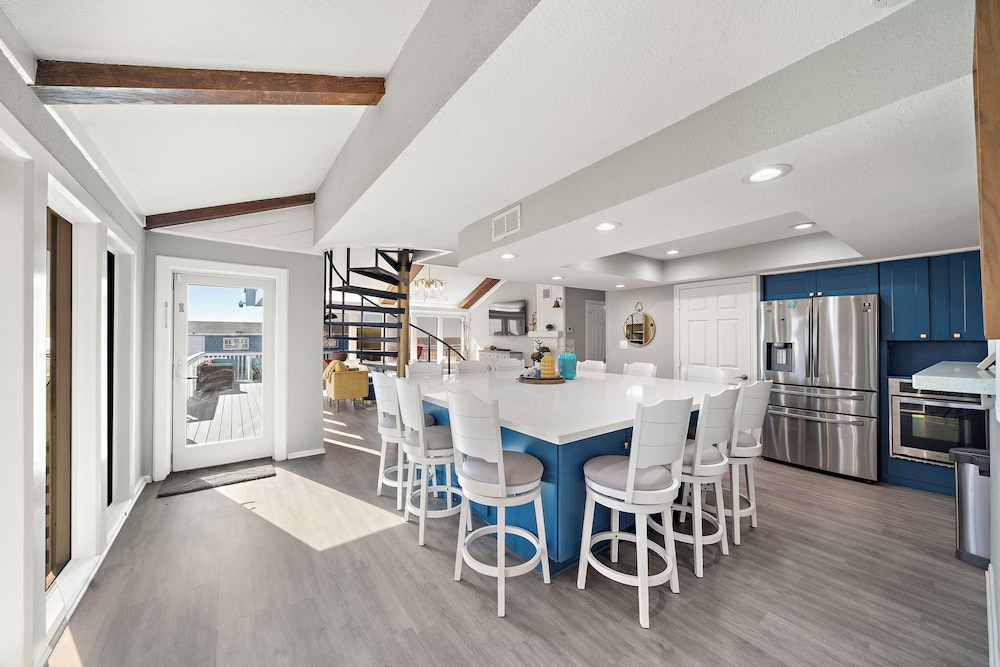 Captain's Manor by Ryson Vacation Rentals