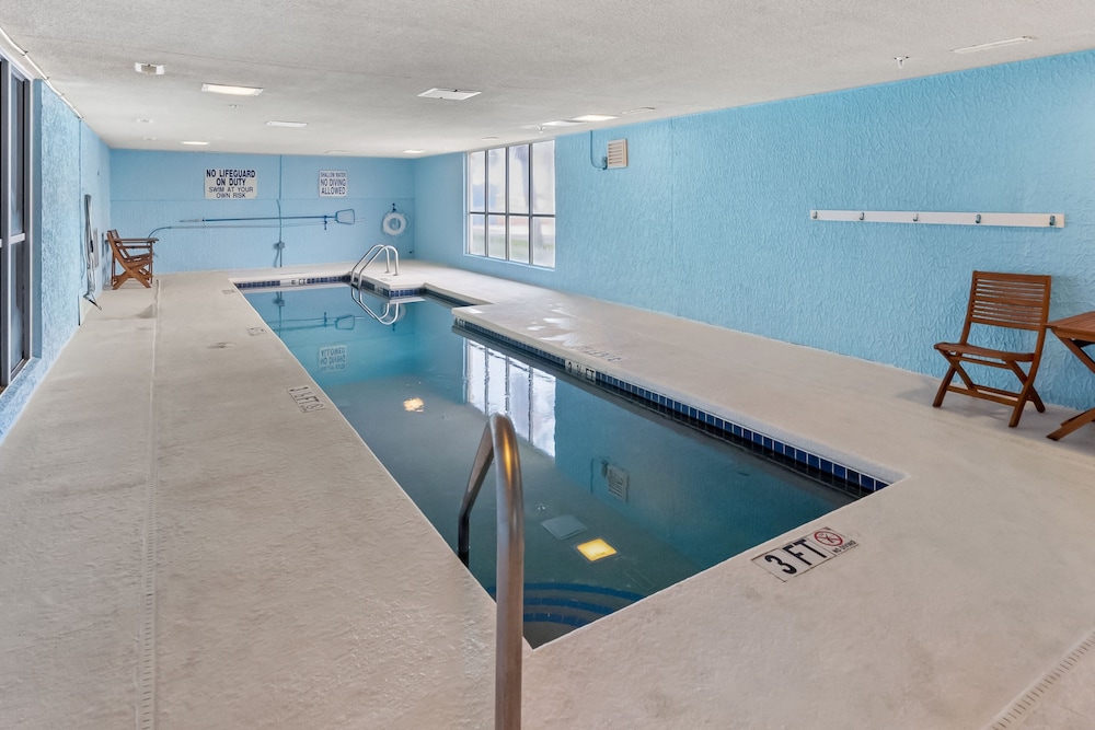 Ocean Bay Club 909 by RedAwning