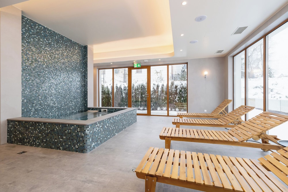 Szymony Apartment by Renters Prestige