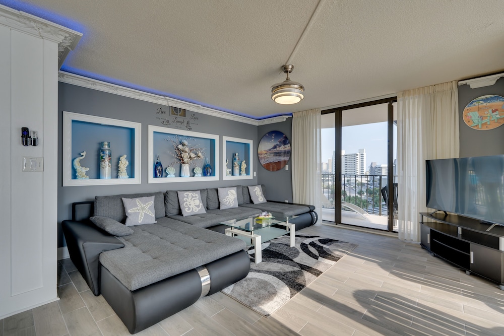 Luxury Panama City Beach Condo w/ Boat Slip!