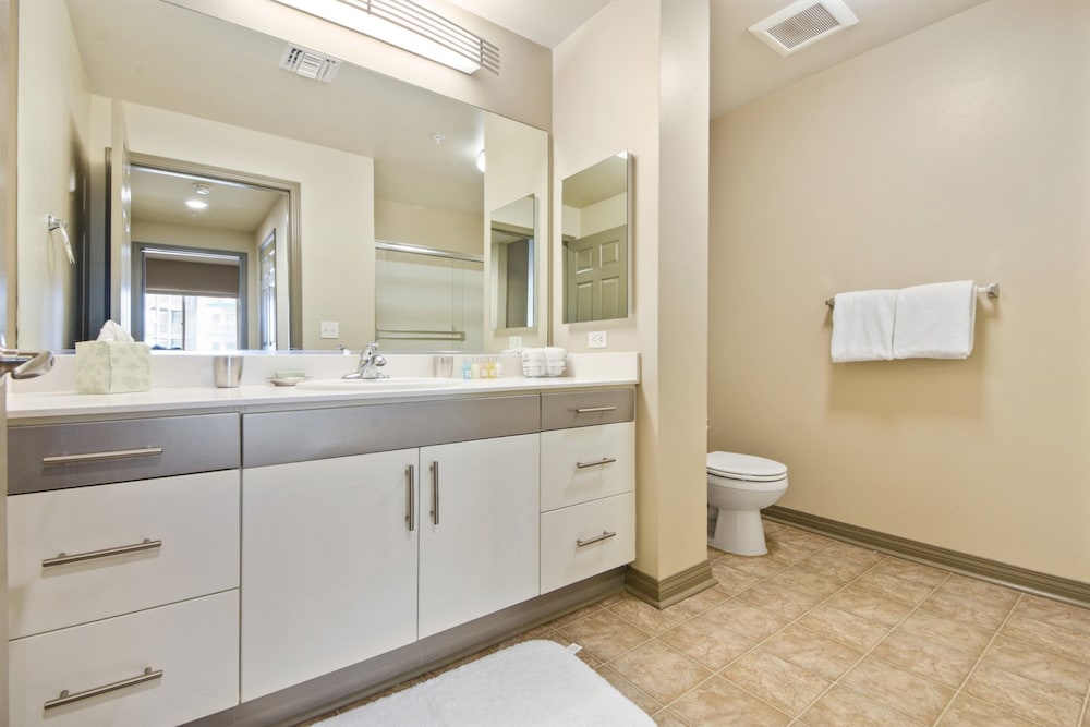 Global Luxury Suites at Marina Del Rey