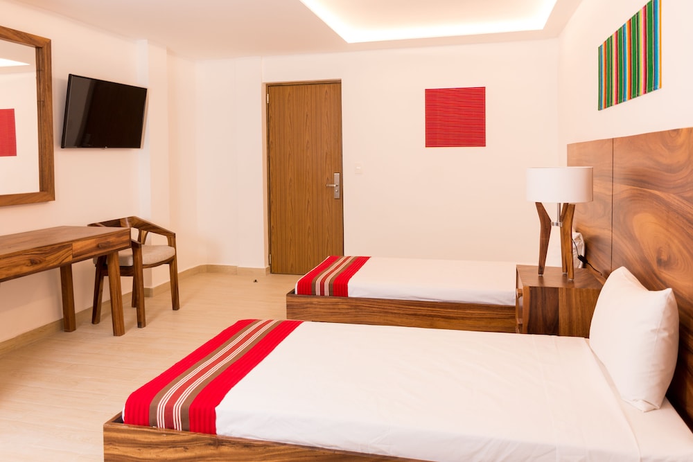 Nomads Party Hotel & Hostel