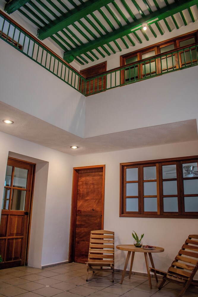 Hostal 66