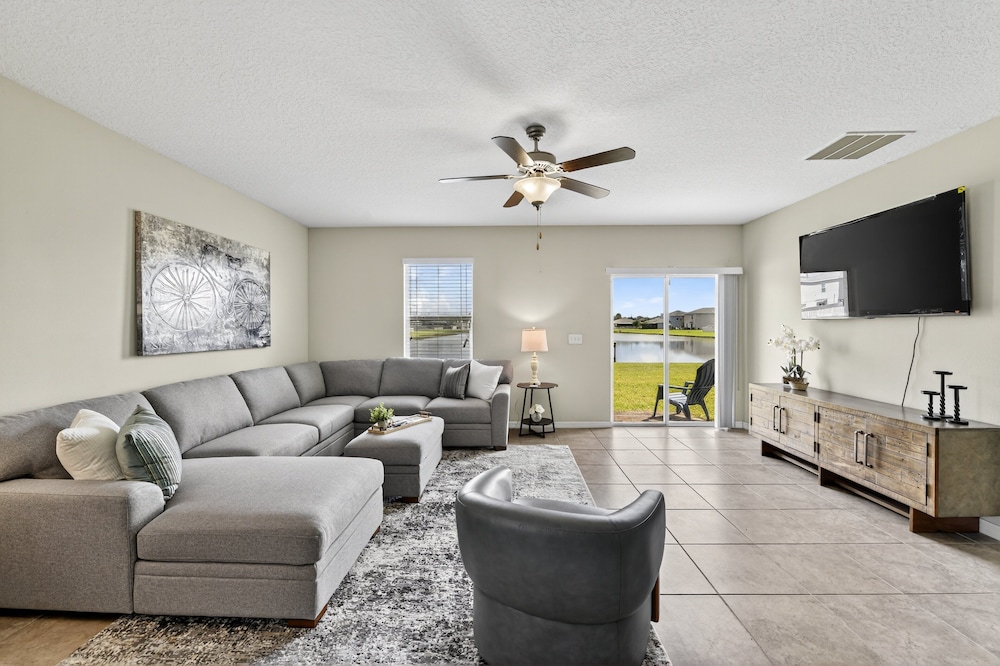 Spacious Getaway Near Apollo Beach 5 Bedroom Home