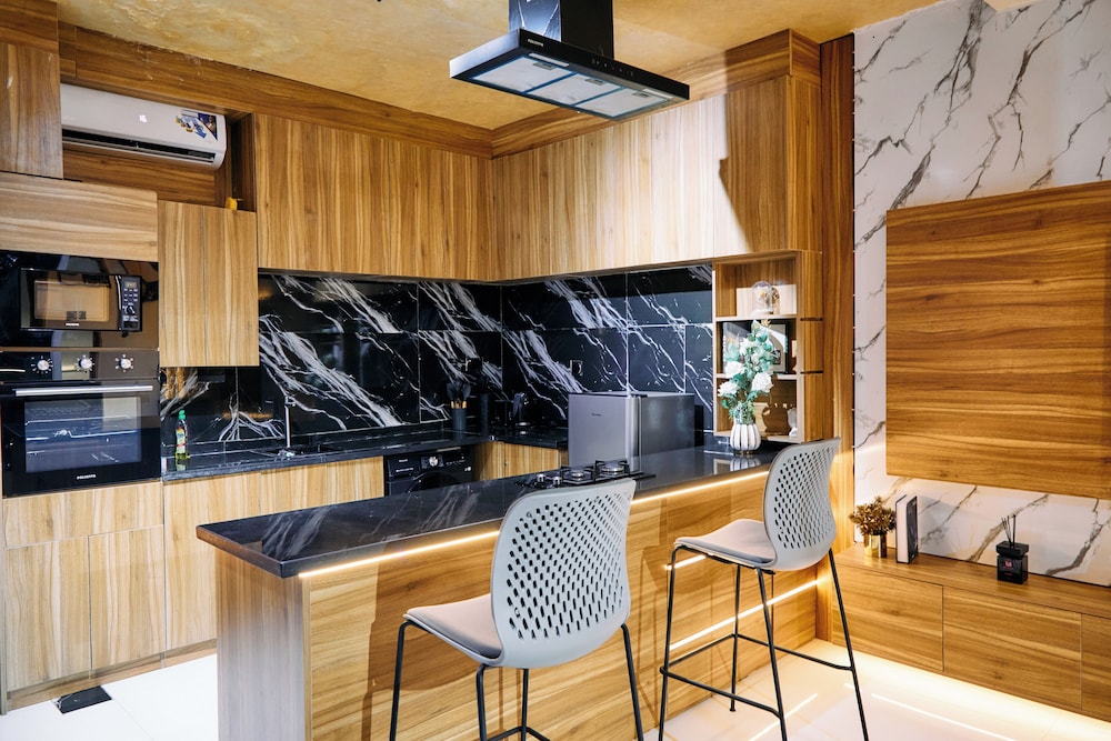 Mo's Place by Zuno Homes