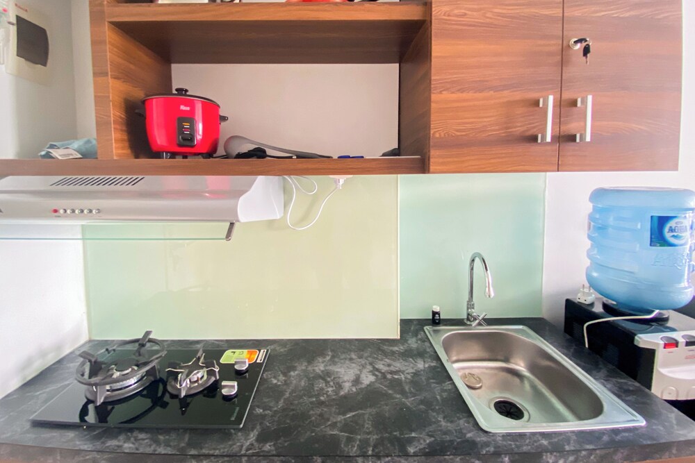 Warm And Cozy Stay Studio Room At Patraland Urbano Apartment