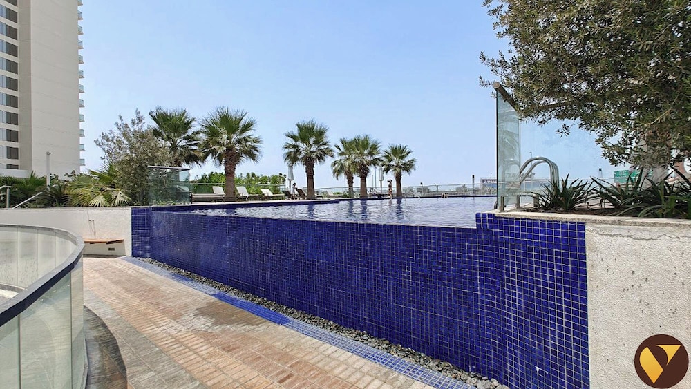 Gulf Gate Near Golf Club Parks & Pool