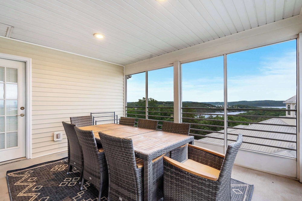 Ozark Mountain Oasis For 7!
