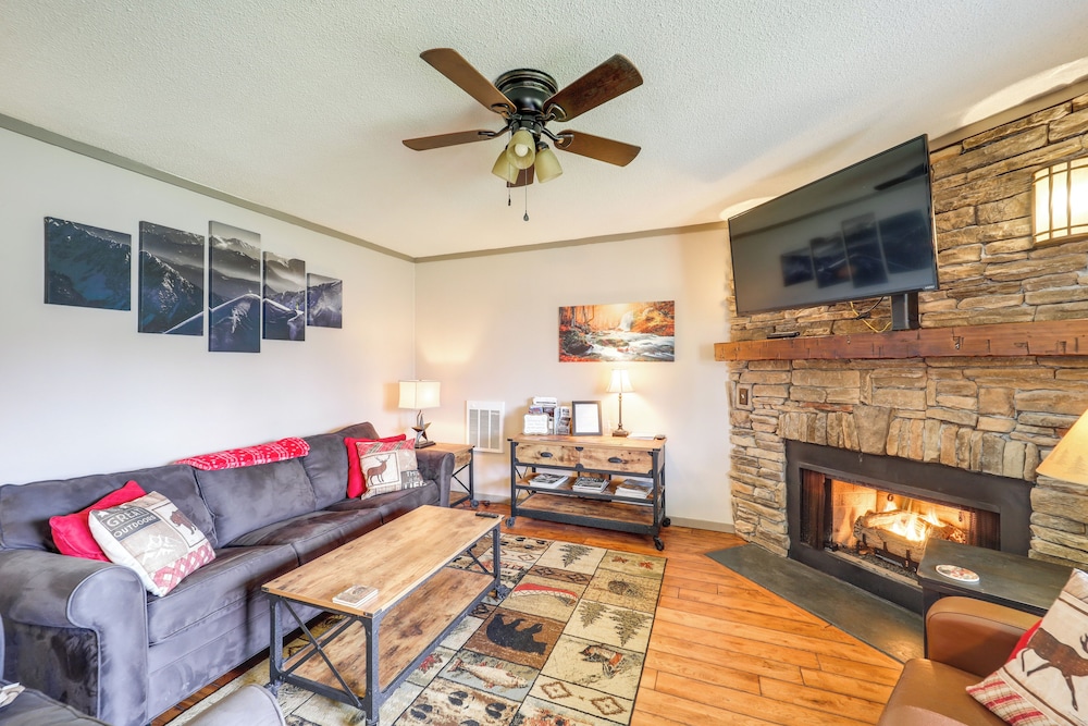 Furnished Deck + Resort Perks: Beech Mtn Retreat!