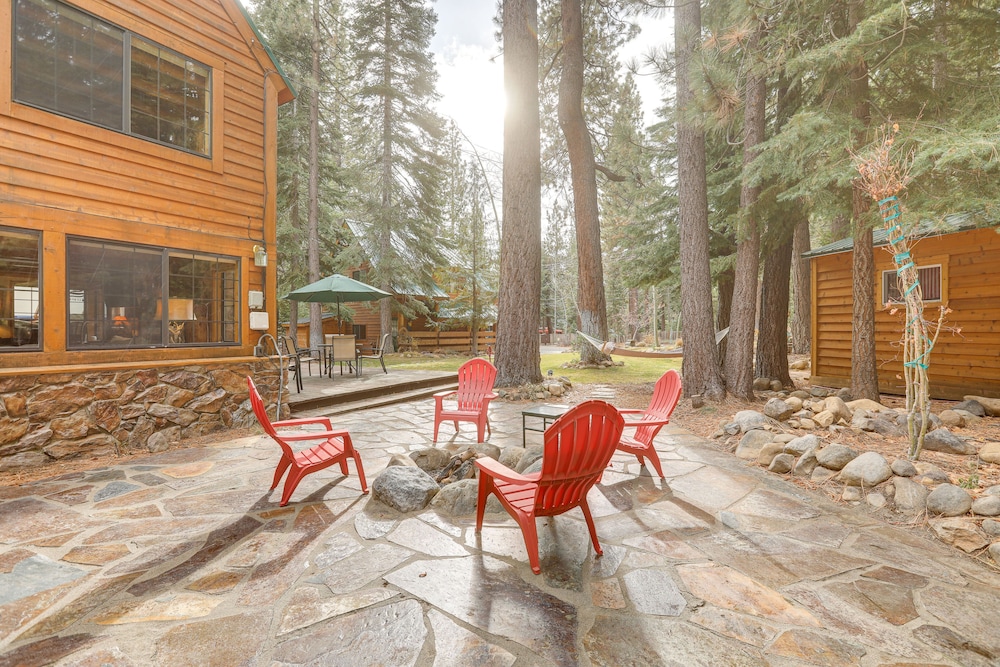 < 1 Mi to Lake Tahoe Beaches: Home w/ Fire Pit! view 5