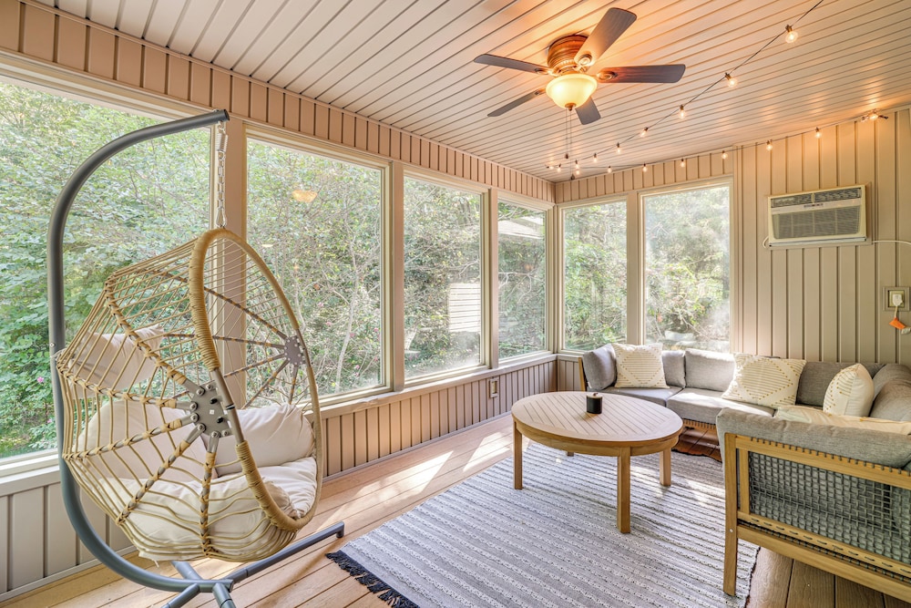 Bike, Golf, Swim: Modern Bella Vista Home w/ Deck!