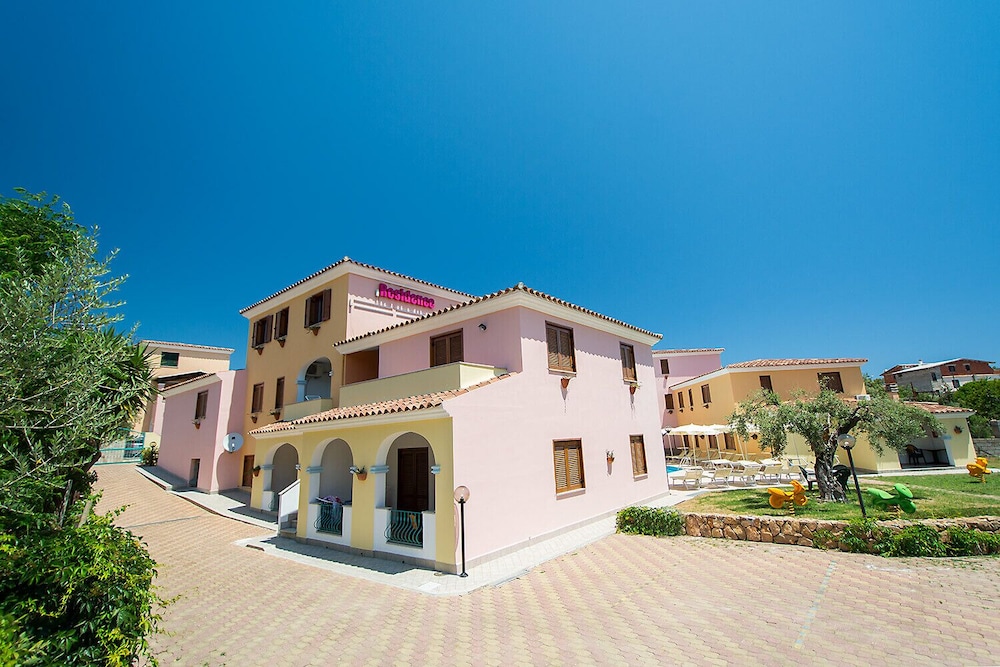 Idyllic Residence Cala Viola 2 Bedroom Sleeps Num1382 view 2