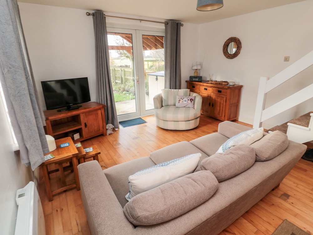 22 Longstone Park