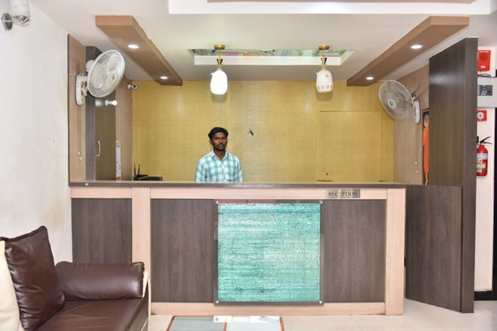 Lobby & Reception