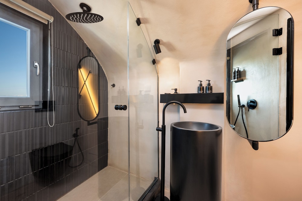 ArmonOia Suites