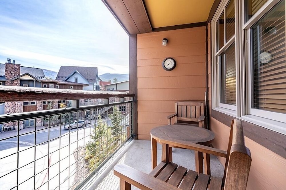 Zephyr Mountain Lodge Condos