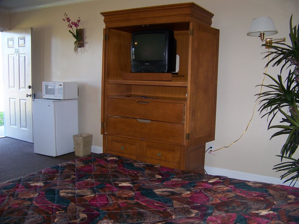 Emerald Sands Inn