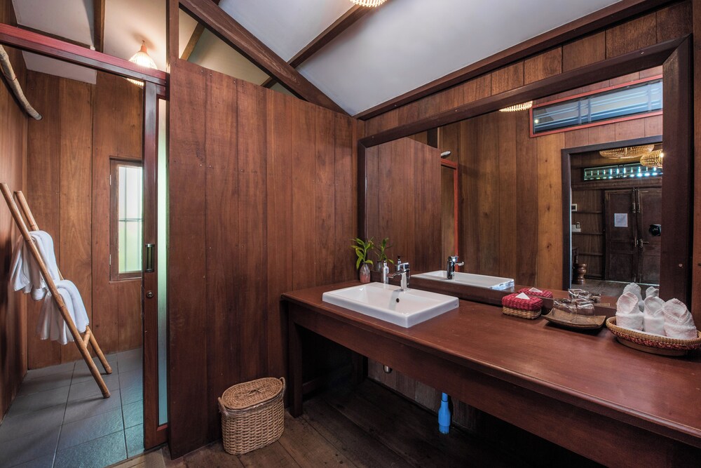 PHUM KHMER LODGE