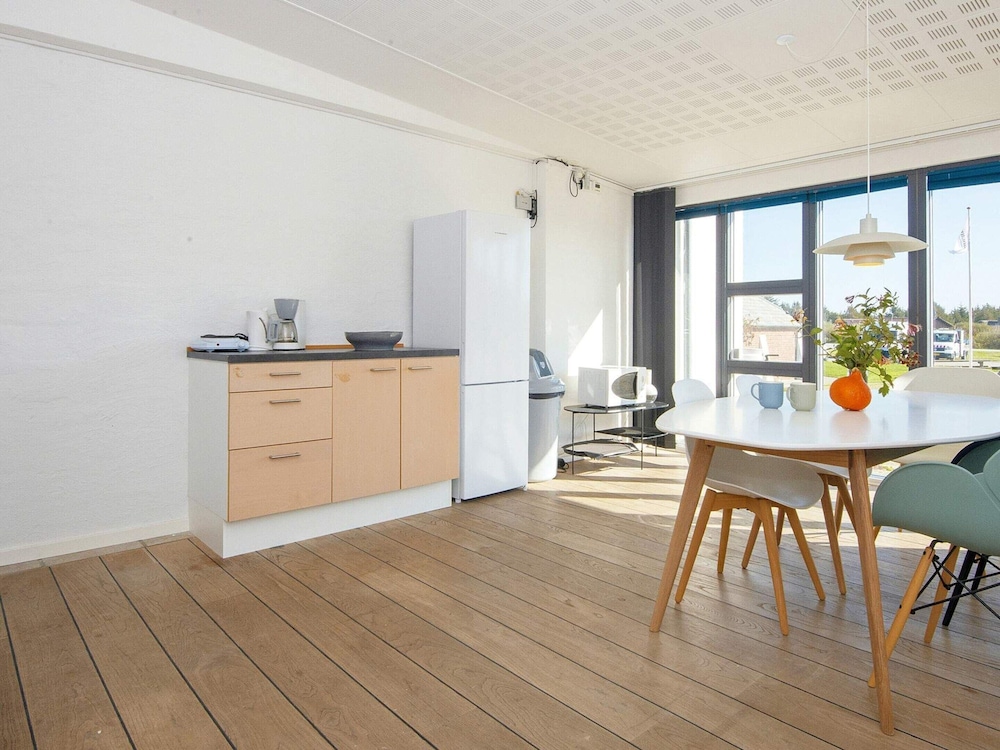 Apartment With Shared Kitchen in Vederso