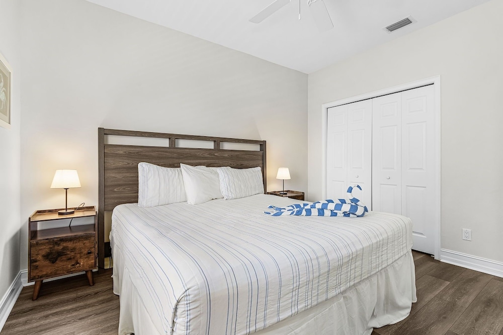 241 Miramar Waves: 3br W/ Heated Pool 3 Bedroom Home