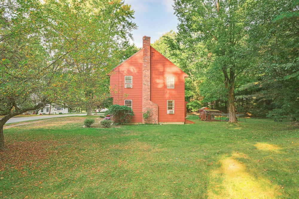 10 Mi to Crane Beach: Wooded Home Near Boston!