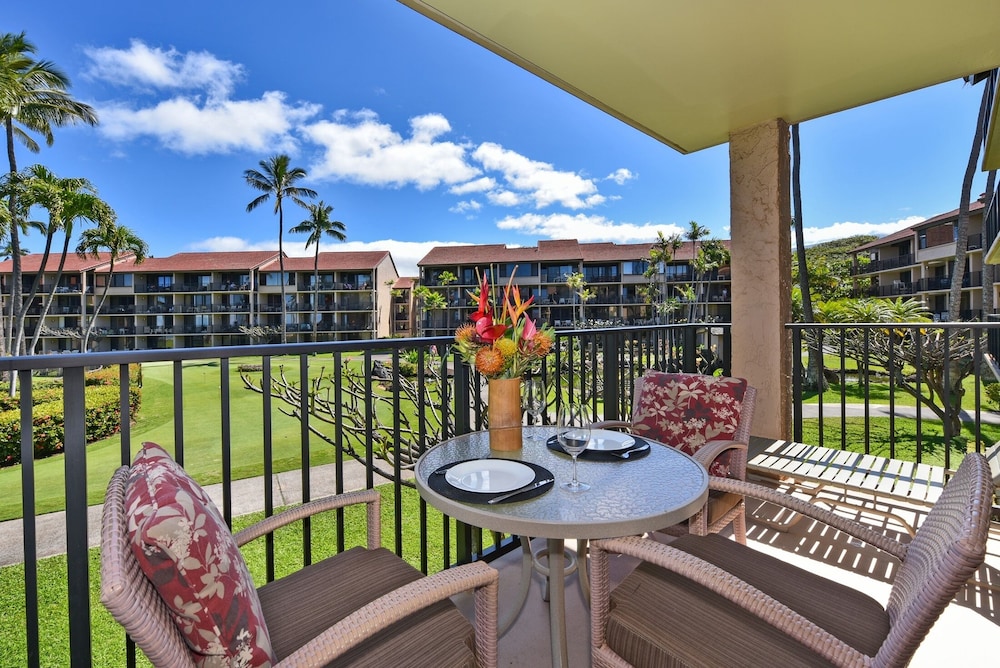 Papakea #e207 1 Bedroom Condo by RedAwning