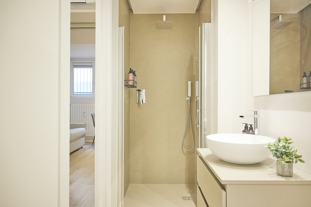 Milan Retreats City life