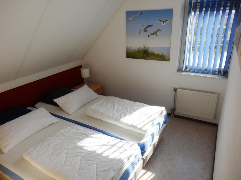Bungalow in Breskens Near the Lighthouse view 3