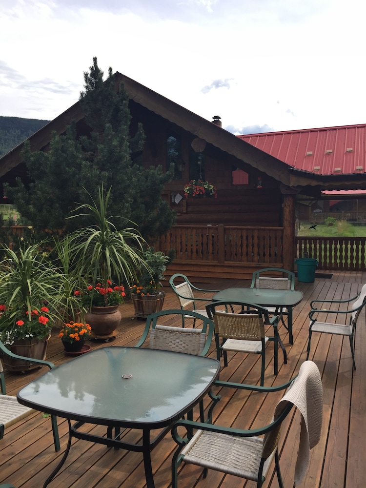 Blue Grouse Country Inn Bed & Breakfast