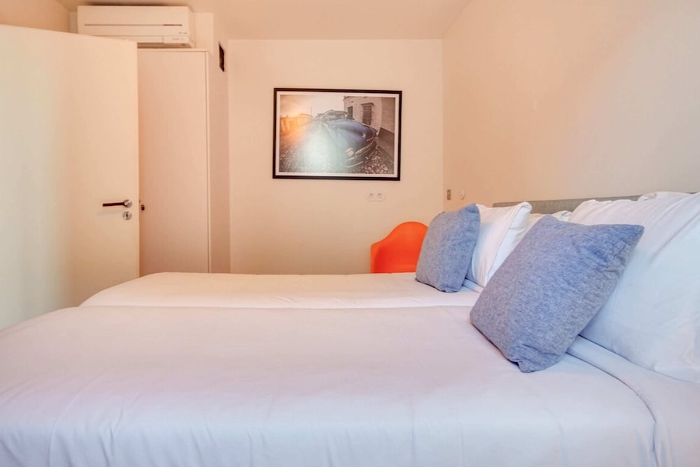 Charming Apartment in Lisbon view 2
