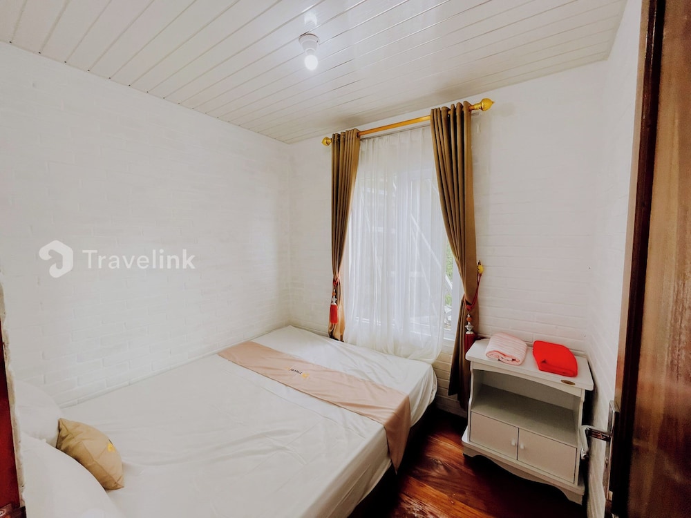 White Cabin By Travelink