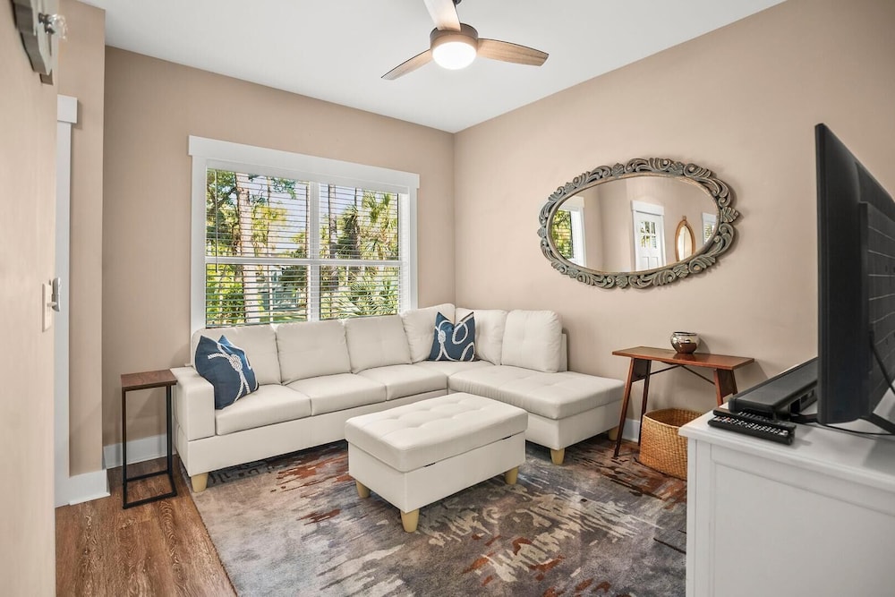 Beautiful 3 Bedroom, 2.5 Bath Home on the North Side of the Island