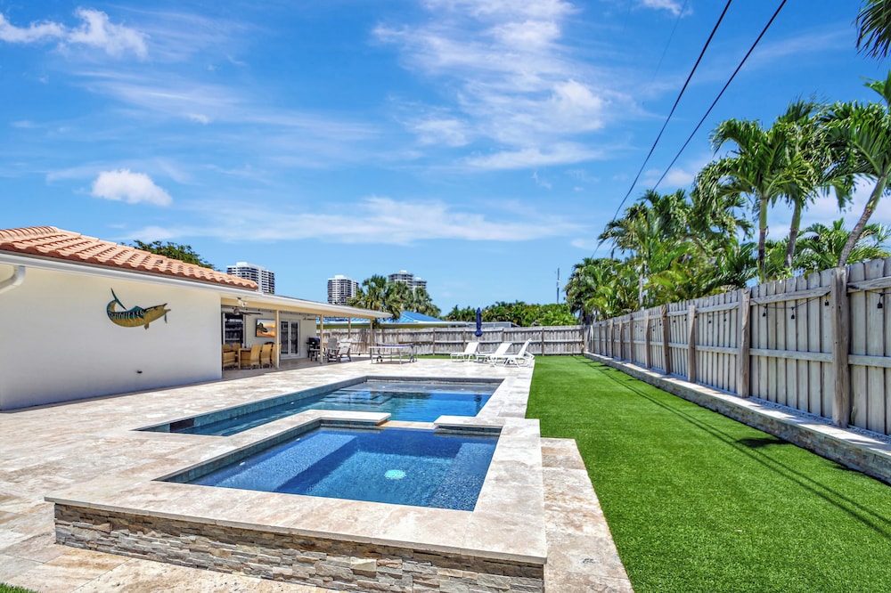 Dolphin Villa Private Pool!