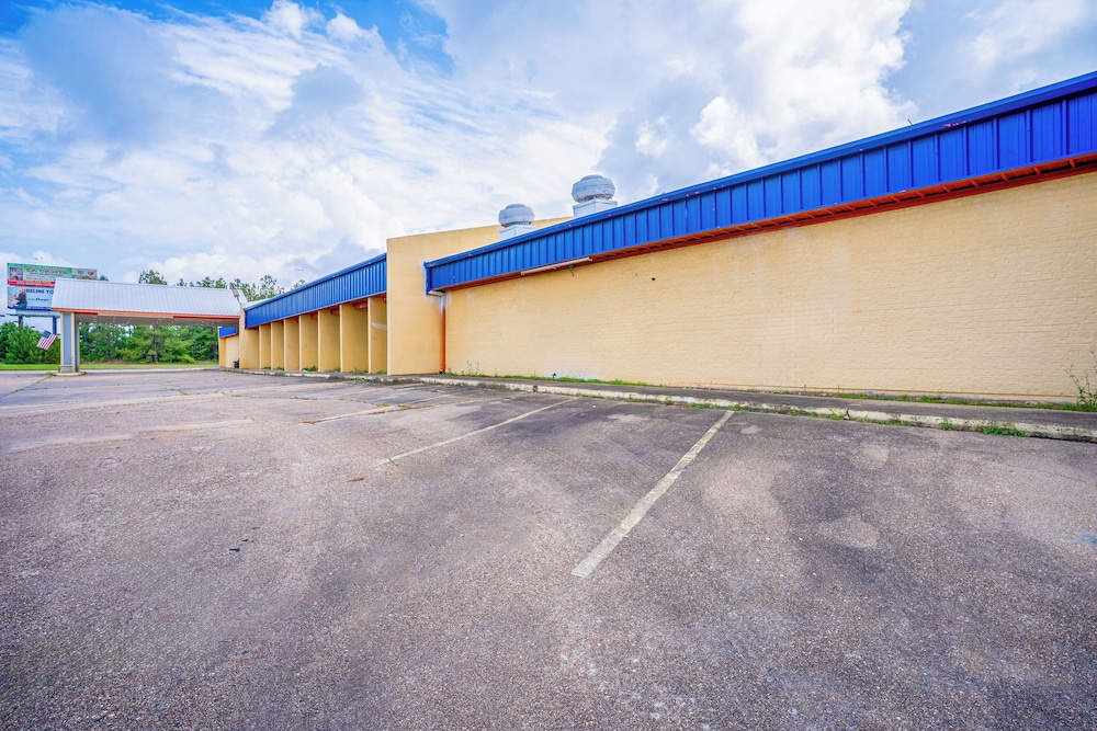 Economy Inn By OYO Livingston TX Hwy 59
