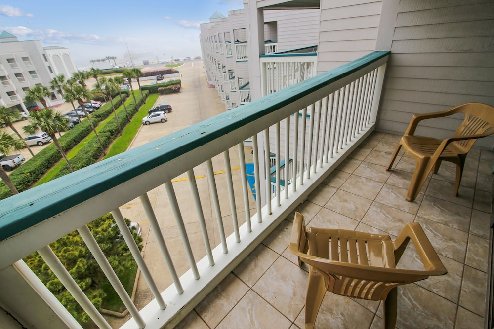 Casa Del Mar 383 - Coastal Retreat view 3