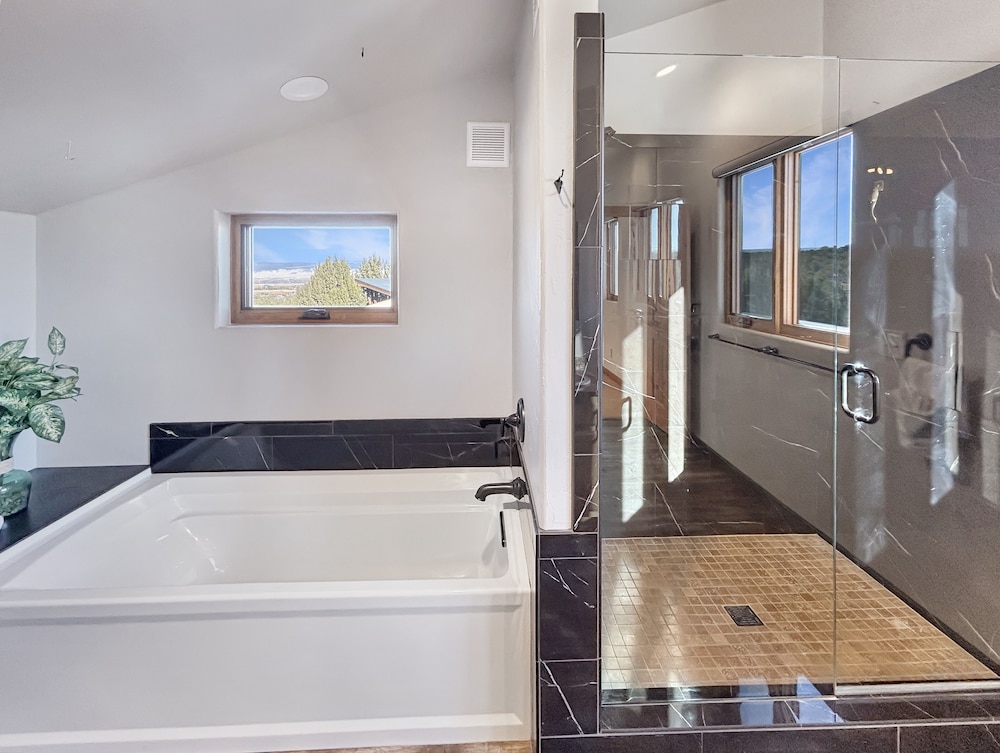 Whispering Deer Retreat 3 Bedroom Home