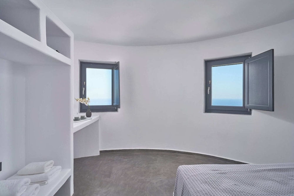 Topos Exclusive Santorini