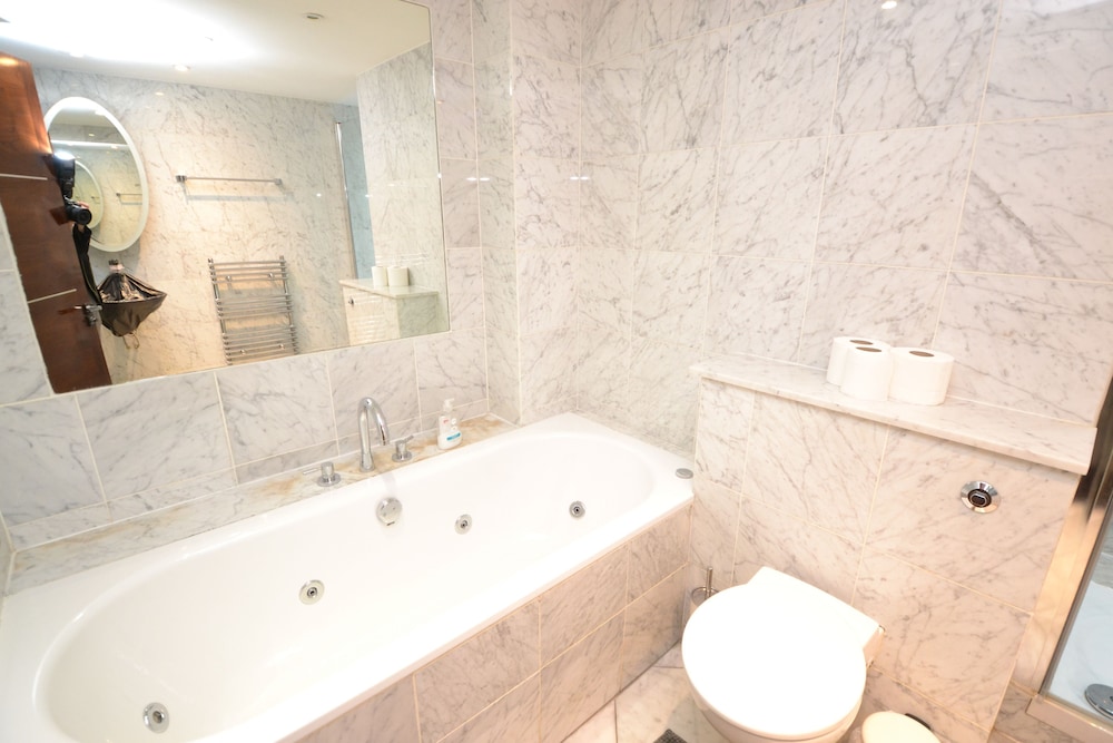Luxury Hyde Park