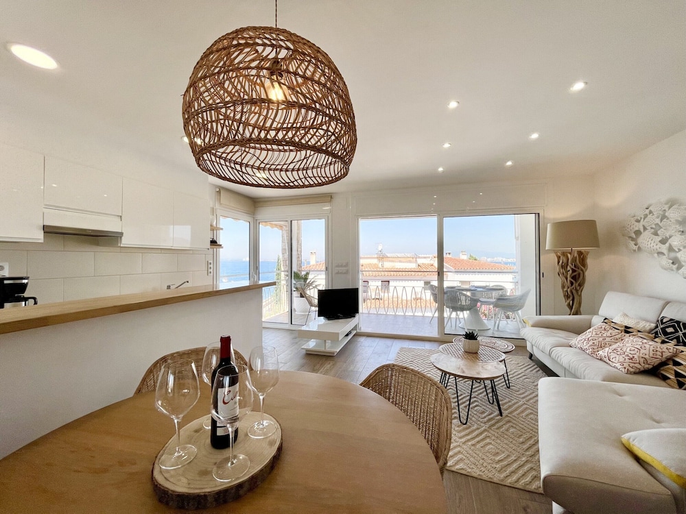 Apartment Near Canyelles Petites Beach