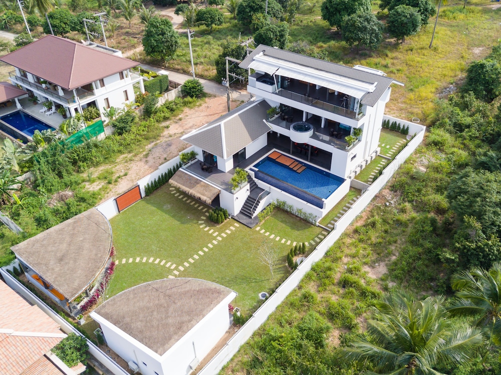 6 Bedroom Villa near Bangrak Beach SDV134-By Samui Dream Villas