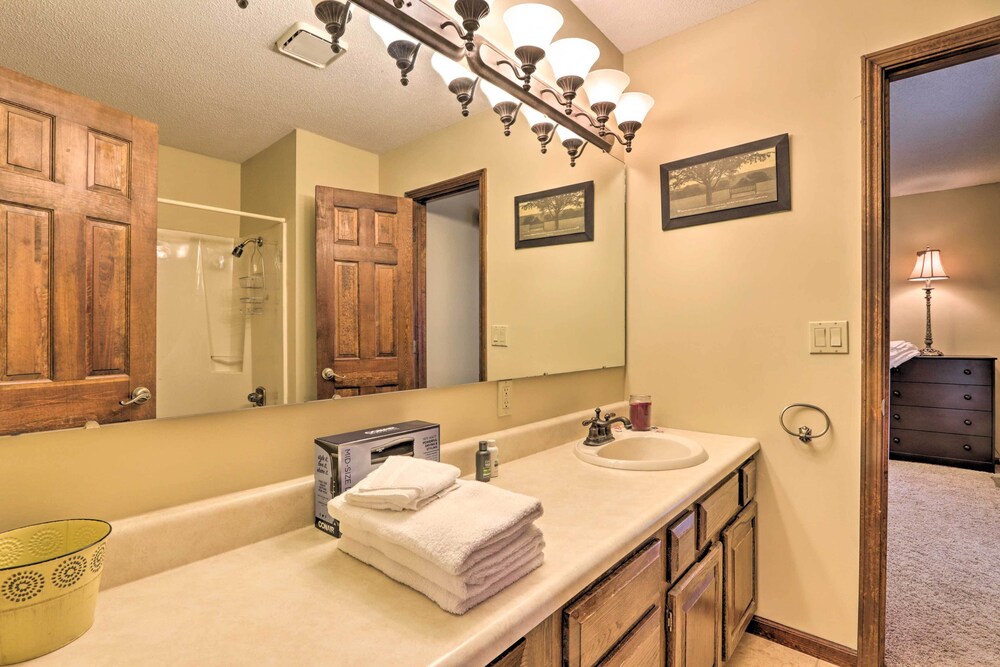 Spacious Home w/ Pond 13 Mi to Columbia! - Property Image 4