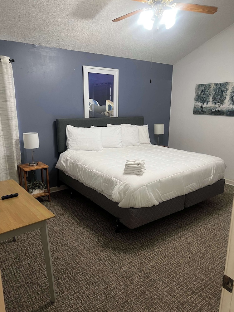 Hardwood Guesthouse