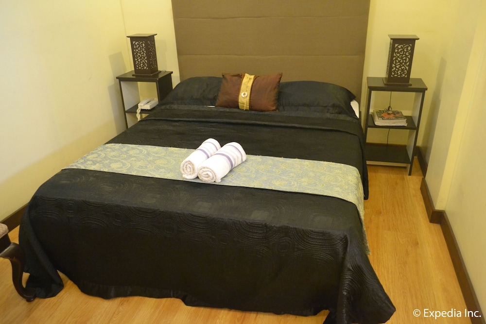 Twin Pines Suites