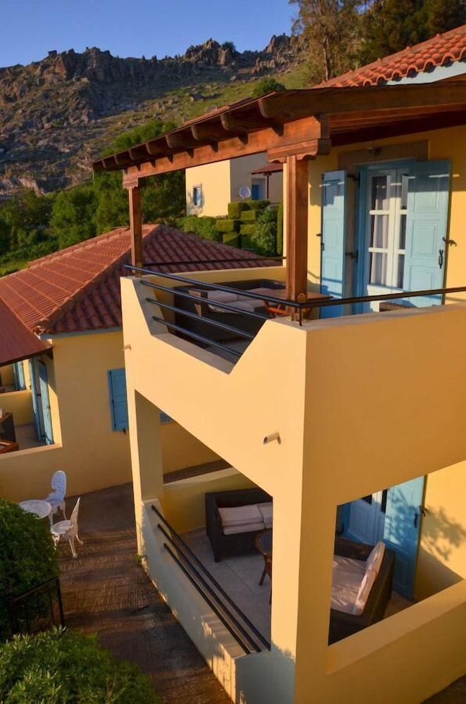 Dina Hotel