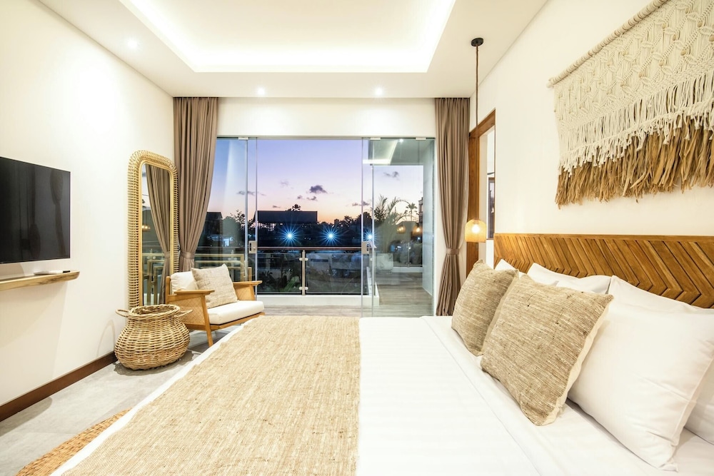 Brand New 4br Villa 400 to Finns Canggu