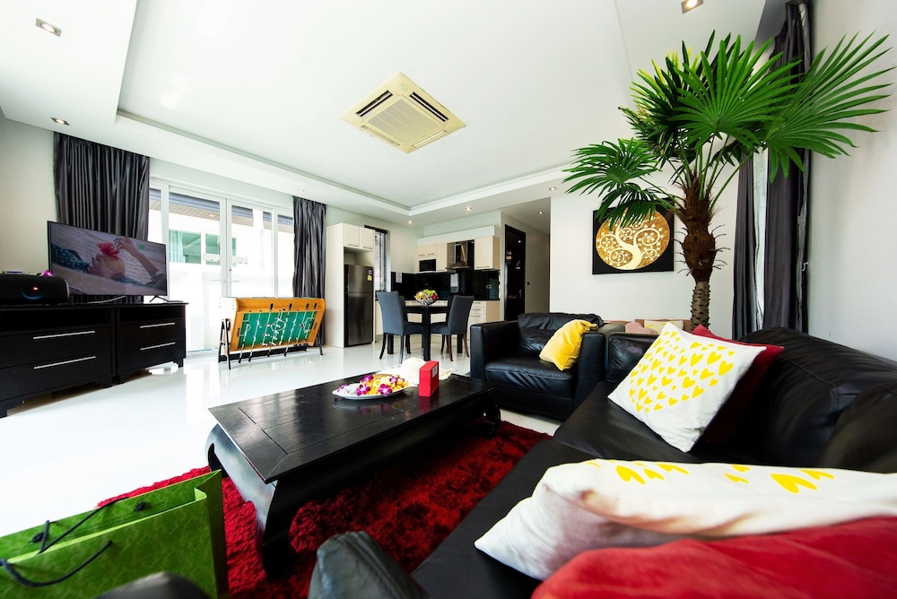 Hollywood Pool Villa Jomtien Pattaya