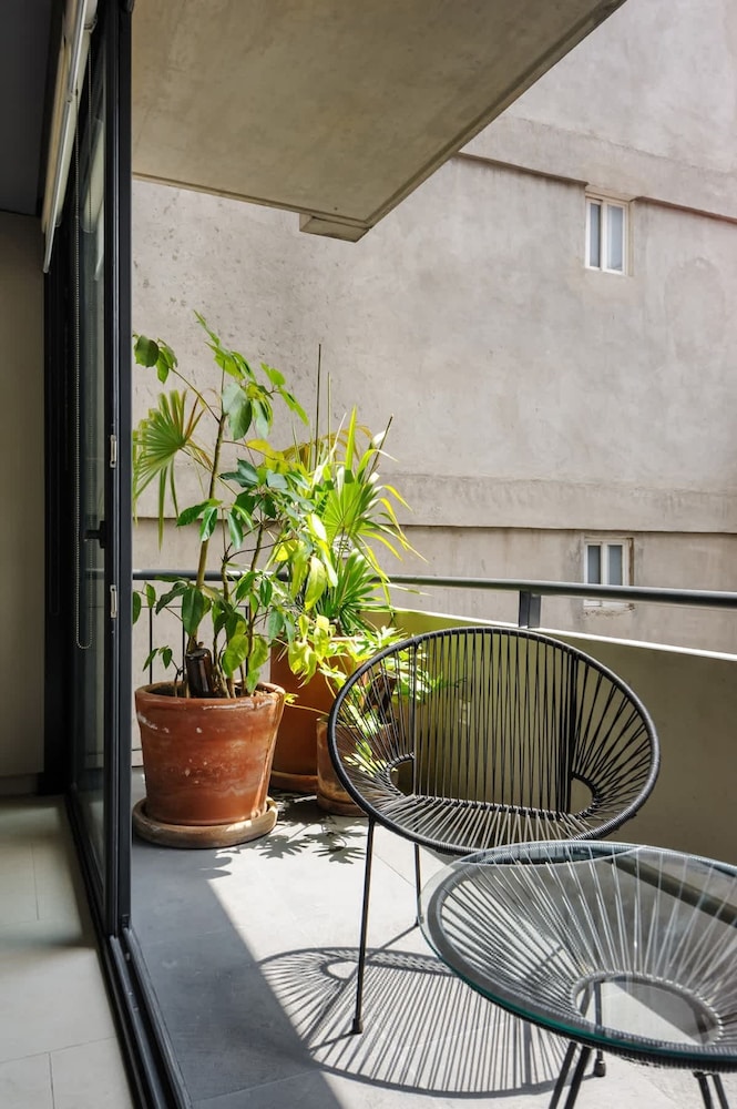 w Majestic 1BR w Balcony in Cuauht moc photo 3