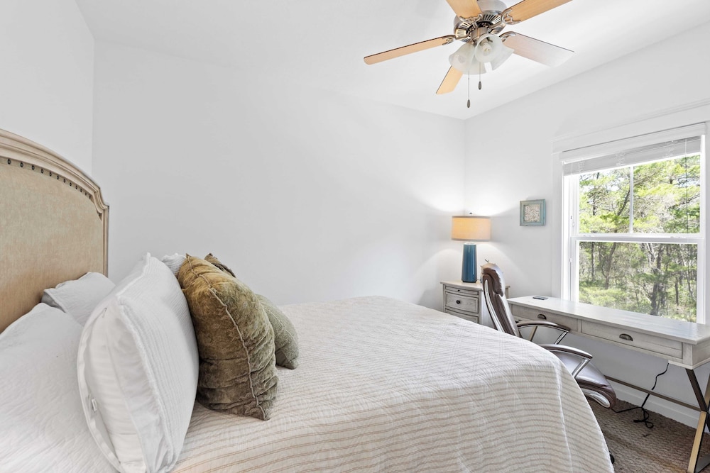 Near Inlet Beach Access&lake Powell, Pool, Patio Lounge G'day 30A by Avantstay